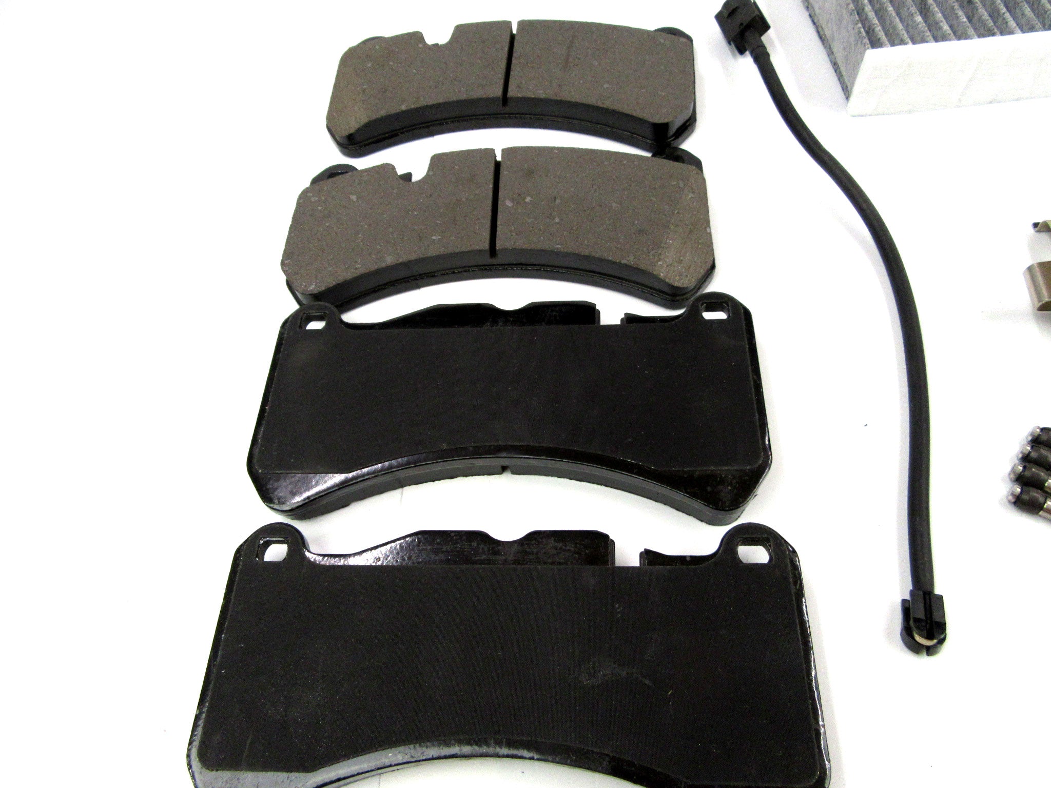 Maserati Ghibli Quattroporte front rear brake pads filters wiper blades #590