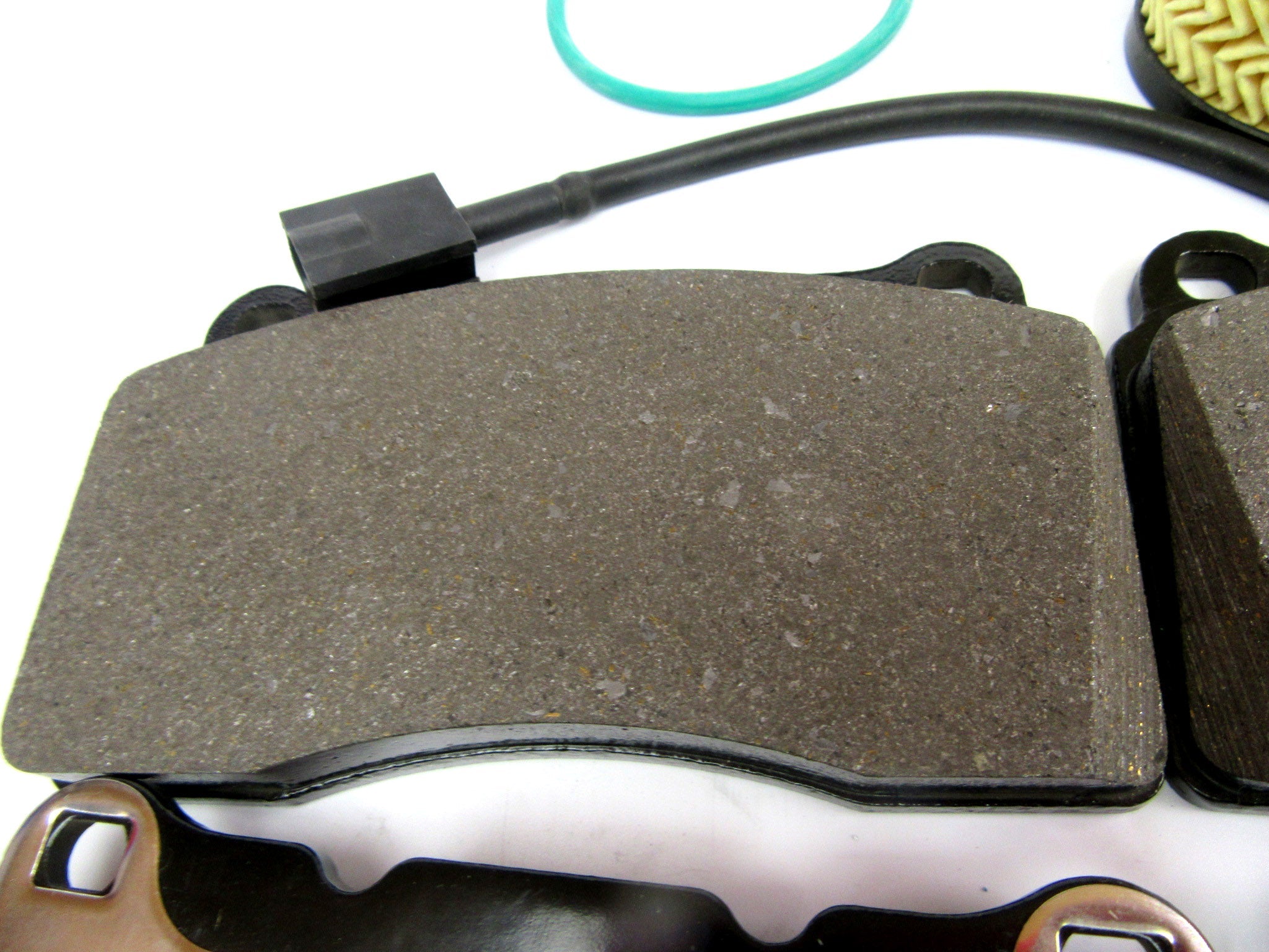 TopEuro Front Brake Pads & Rotors For Maserati Ghibli Quattroporte – Free Oil Filter