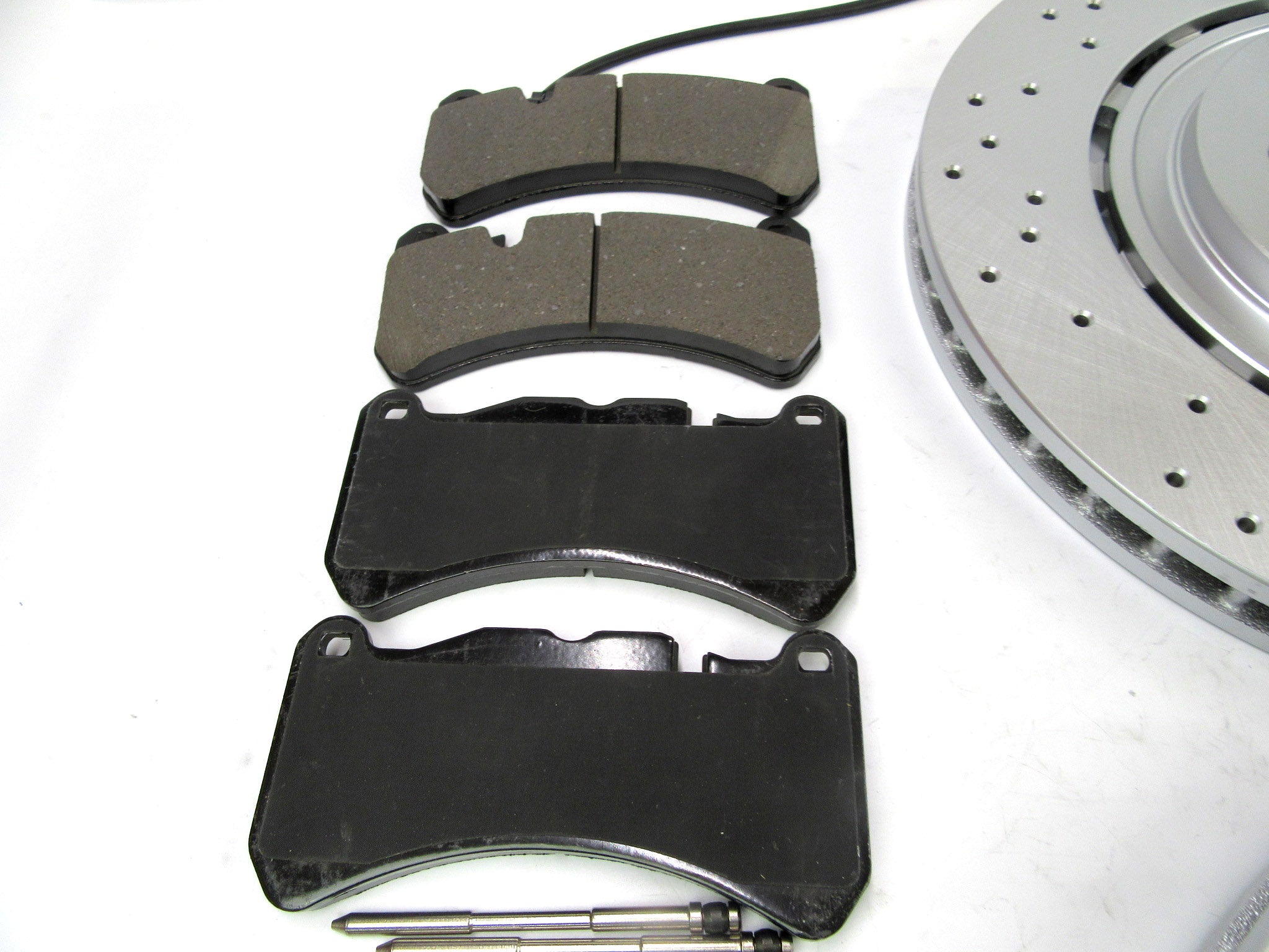Maserati Ghibli Quattroporte front brake pads rotors + FREE OIL FILTER #530