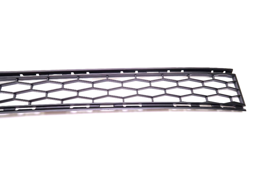 Maserati Ghibli front bumper center grille 759