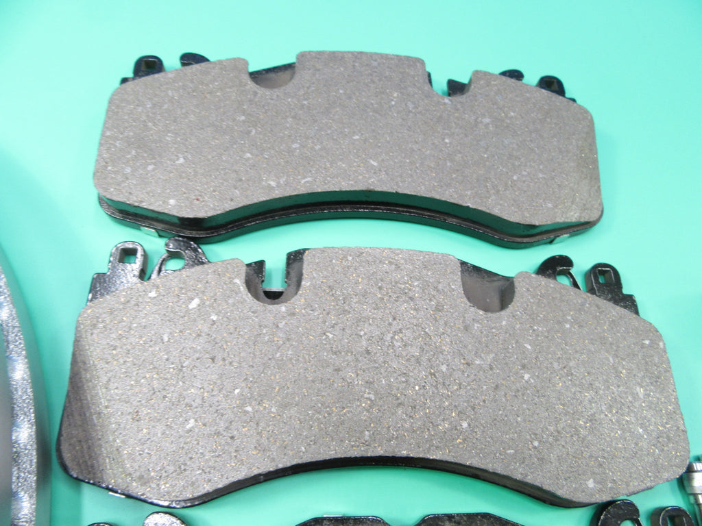 Maserati Levante front rear brake pads low dust & drilled rotors