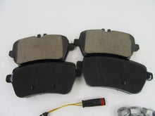 Load image into Gallery viewer, Mercedes S class S550 front and rear brake pads 670